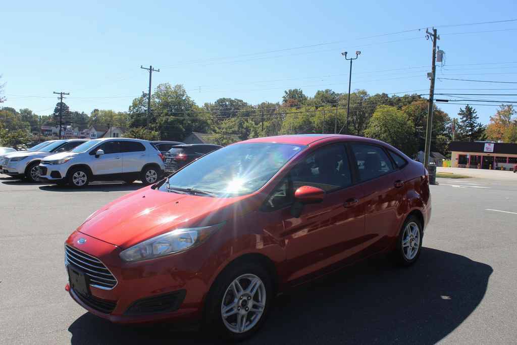 Used 2018 Ford Fiesta SE FWD image 1