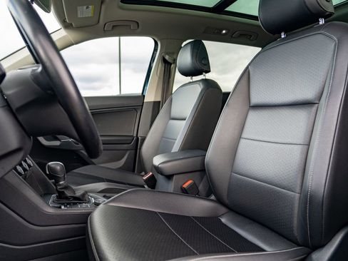 Used 2018 Volkswagen Tiguan SEL image 14