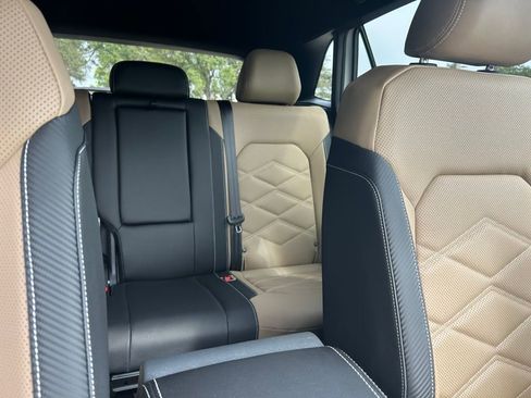 New 2026 Volkswagen Atlas Cross Sport SE image 38