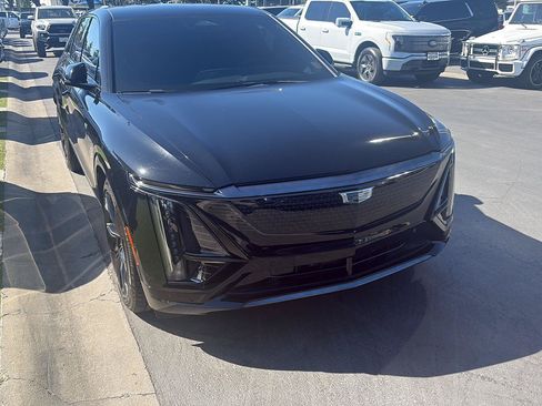 Used 2024 Cadillac Lyriq Sport AWD/4WD image 3