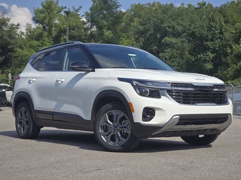 Used 2024 Kia Seltos S AWD/4WD image 2