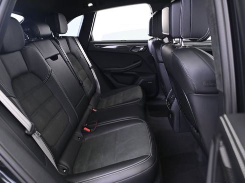 Used 2026 Porsche Macan GTS image 18