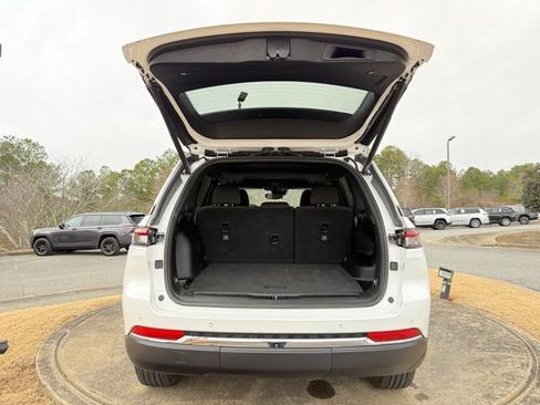 Certified 2024 Jeep Grand Cherokee Laredo X w/ Luxury Tech Group I image 31