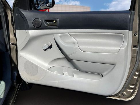 Used 2012 Toyota Tacoma 2WD Regular Cab image 23