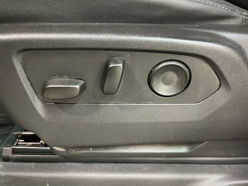 Certified 2024 GMC Sierra 1500 SLT w/ SLT Convenience Package image 18