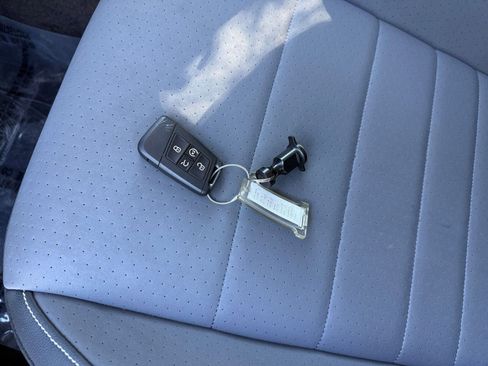 Used 2025 Volkswagen Jetta SE image 21