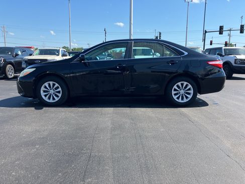 Used 2015 Toyota Camry LE FWD image 3