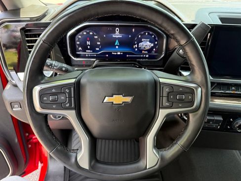 Used 2025 Chevrolet Silverado 1500 LT AWD/4WD image 16