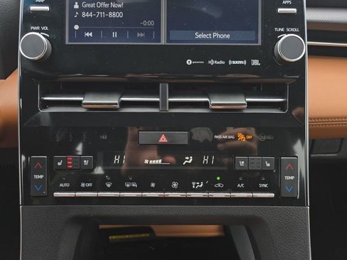 Used 2021 Toyota Avalon Touring w/ Advanced Safety Package image 21