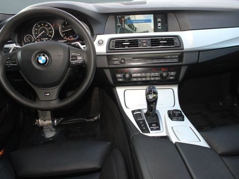 Used 2012 BMW 550i xDrive Sedan image 30