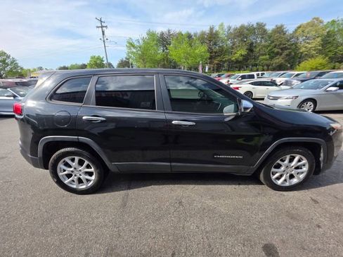 Used 2014 Jeep Cherokee Sport image 4