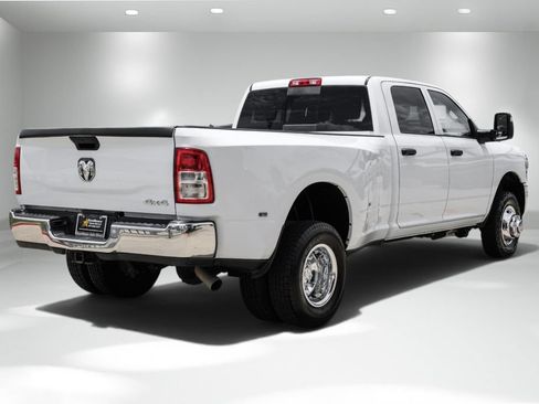 Used 2024 RAM 3500 Tradesman w/ Chrome Appearance Group AWD/4WD image 6