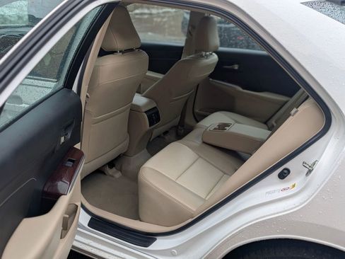 Used 2014 Toyota Camry XLE w/ Leather Package image 14