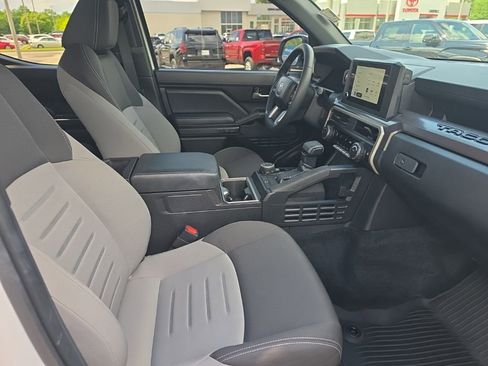 Certified 2025 Toyota Tacoma TRD Off-Road AWD/4WD image 13