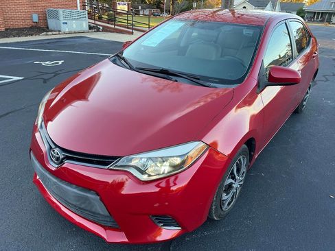Used 2015 Toyota Corolla LE image 2