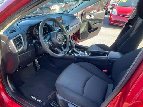 Used 2018 MAZDA MAZDA3 Sport FWD image 19