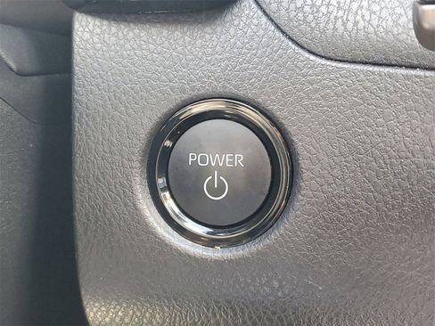 Used 2025 Toyota Camry LE image 28