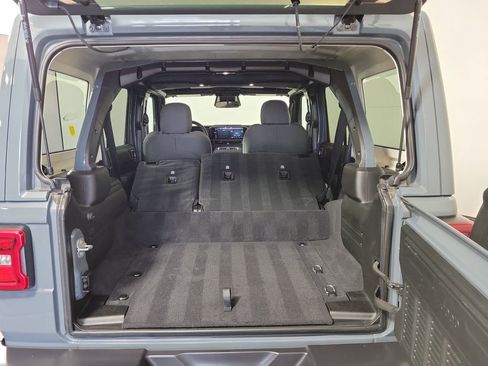 Used 2025 Jeep Wrangler Unlimited Sahara w/ Safety Group image 26