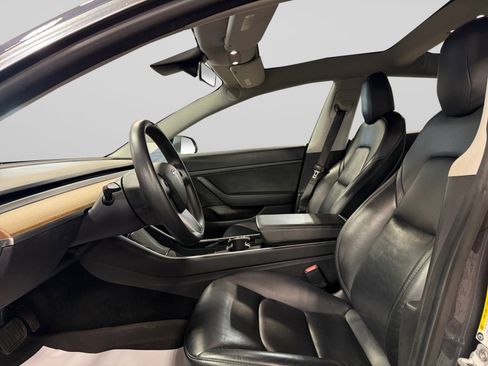 Used 2020 Tesla Model 3 Standard Range RWD image 12