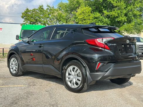 Used 2021 Toyota C-HR LE FWD image 4