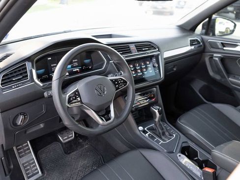 Used 2024 Volkswagen Tiguan SE R-Line image 14