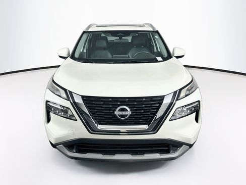 Used 2023 Nissan Rogue SV w/ SV Premium B Package FWD image 2