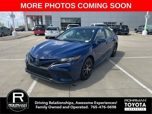 Used 2023 Toyota Camry SE w/ Cold Weather Package image 1