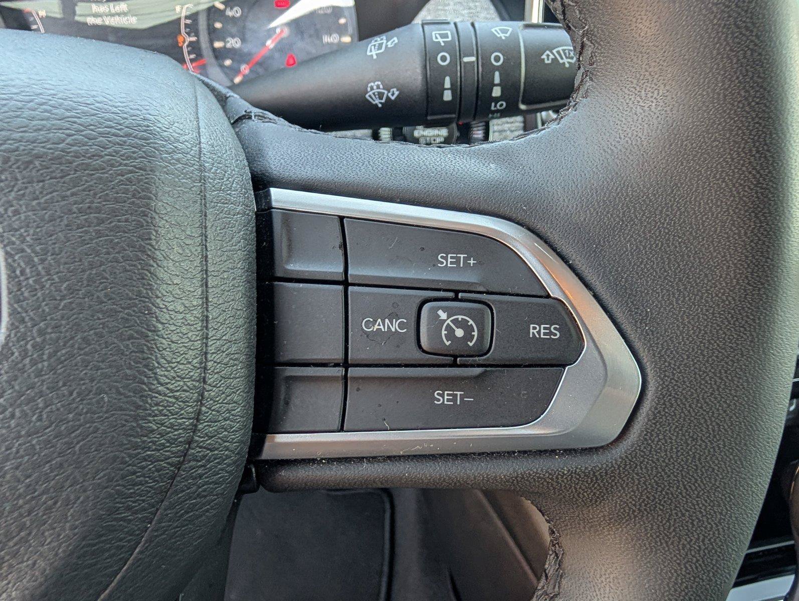 Used 2025 Jeep Compass Latitude AWD/4WD image 32