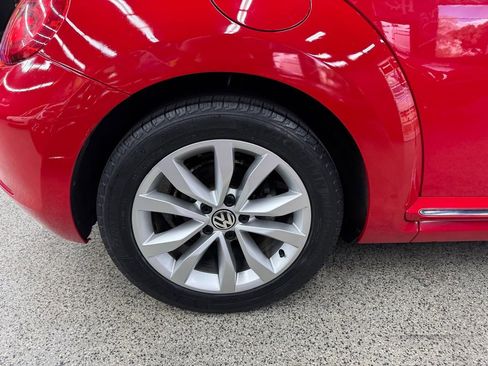 Used 2013 Volkswagen Beetle TDI FWD image 35
