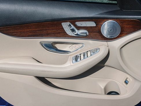 Used 2021 Mercedes-Benz C 300 Sedan image 21