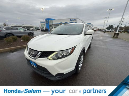 Used 2018 Nissan Rogue Sport S image 1