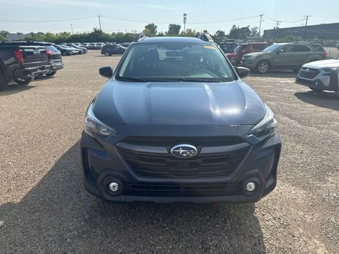 Used 2025 Subaru Outback AWD/4WD image 10