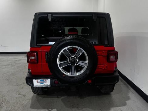 Used 2022 Jeep Wrangler Unlimited Sahara w/ Dual Top Group AWD/4WD image 24