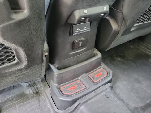 Used 2019 Jeep Wrangler Unlimited Rubicon AWD/4WD image 12