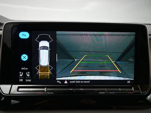 Used 2024 Volkswagen Atlas SE image 19