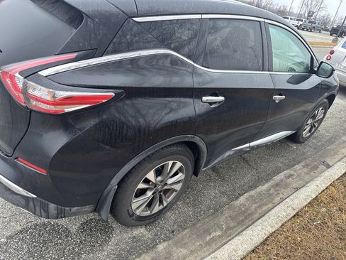 Used 2016 Chevrolet Suburban LT image 9