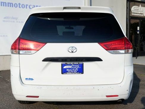 Used 2011 Toyota Sienna FWD image 6