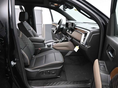 New 2026 GMC Canyon Denali image 15