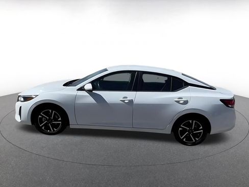 Used 2025 Nissan Sentra SV image 9