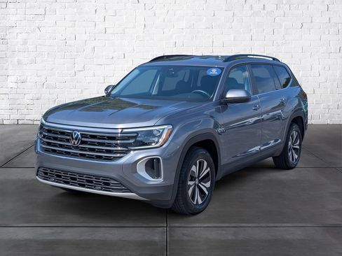Certified 2025 Volkswagen Atlas SE FWD image 4