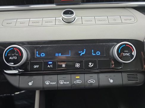 Used 2024 Hyundai Elantra Limited FWD image 4
