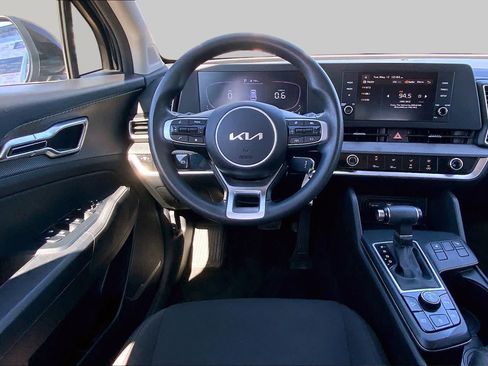 Used 2023 Kia Sportage LX AWD/4WD image 9