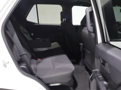 Used 2025 Toyota 4Runner SR5 AWD/4WD image 20