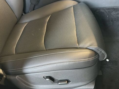New 2026 Genesis GV70 2.5T Select AWD/4WD image 18