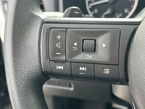 Used 2024 Nissan Rogue S image 24