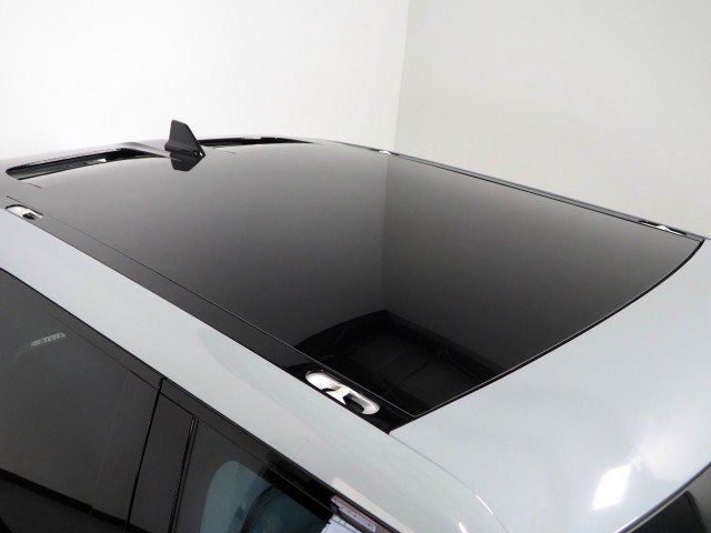 Used 2022 Rivian R1T AWD Adventure Quad image 5