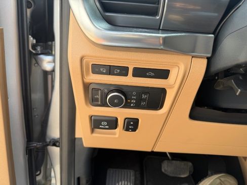 Used 2022 Ford F150 Lariat w/ Equipment Group 501A Mid AWD/4WD image 10