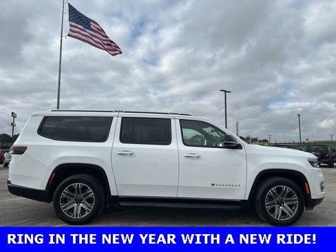 Used 2024 Jeep Wagoneer L Series II image 6