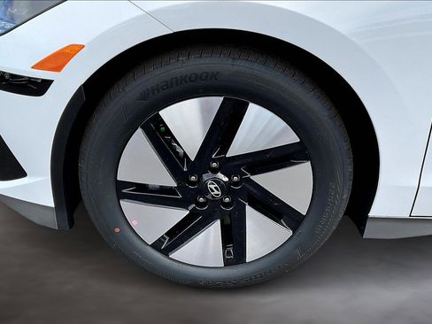 New 2025 Hyundai Ioniq 6 SE image 12