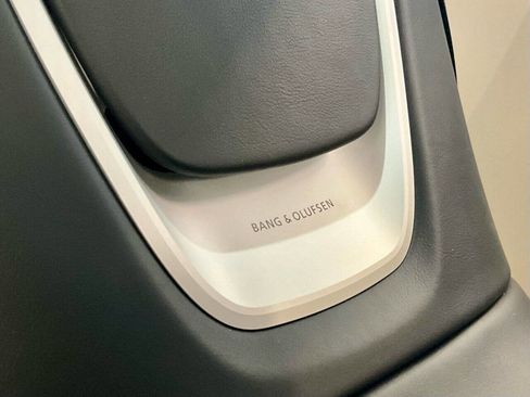 Used 2018 Aston Martin DB11 V12 image 39